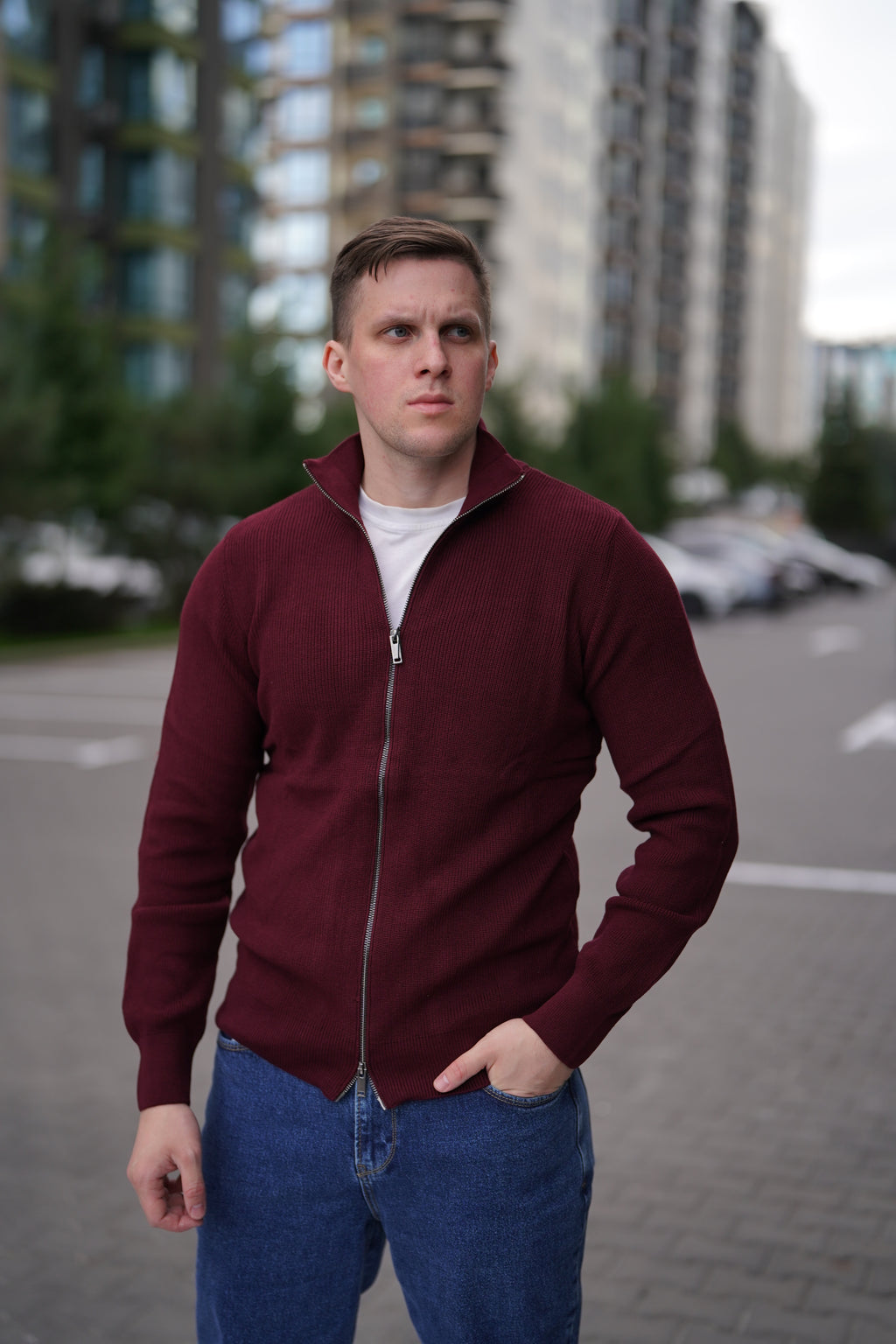Кардиган на довгій блискавці