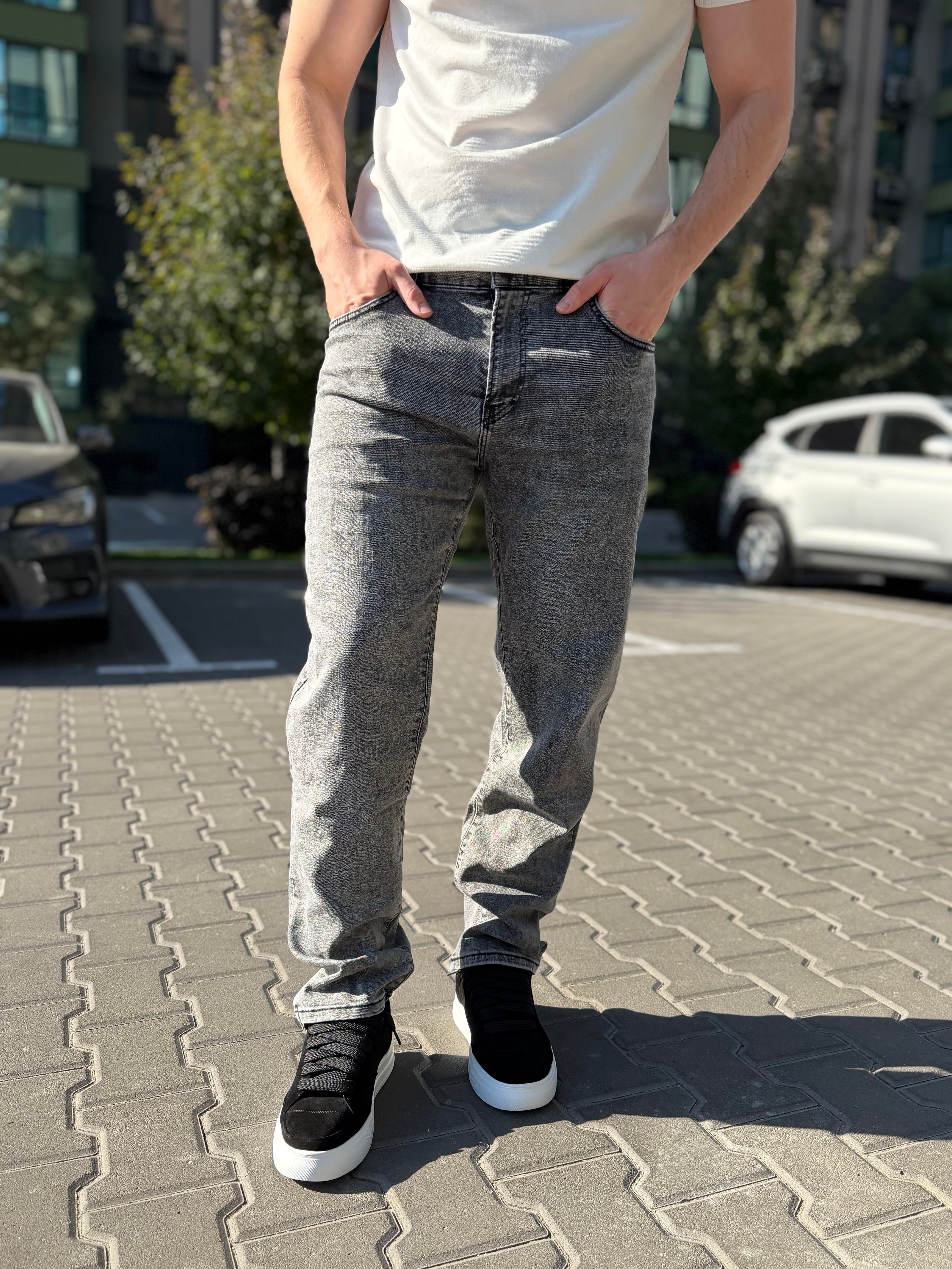 Джинси Regular у сірому кольорі