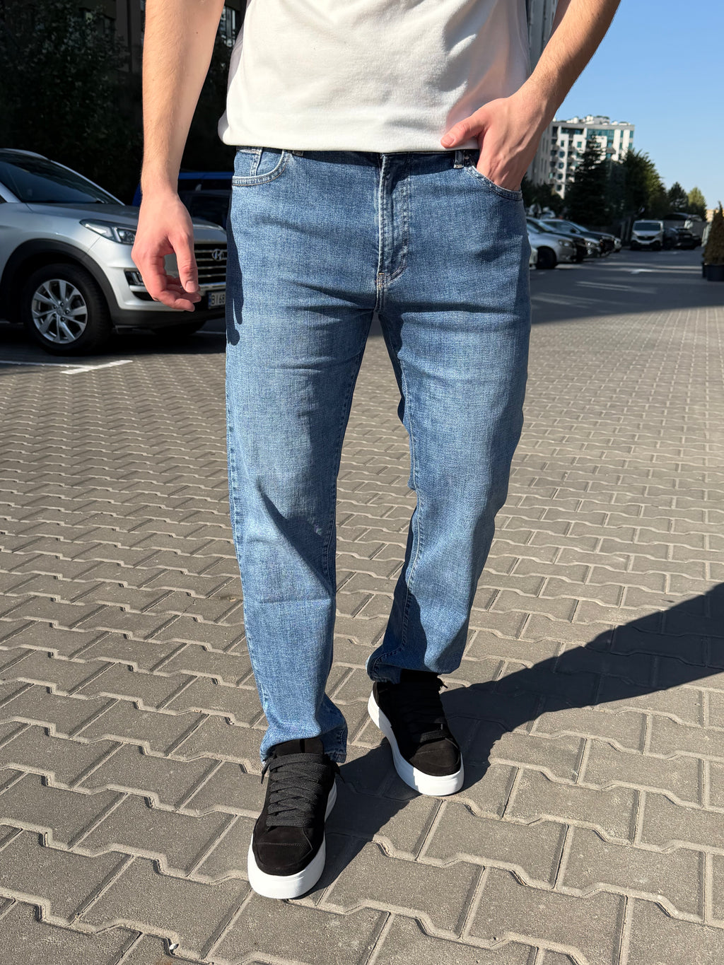 Джинси Regular у світло синьому кольорі