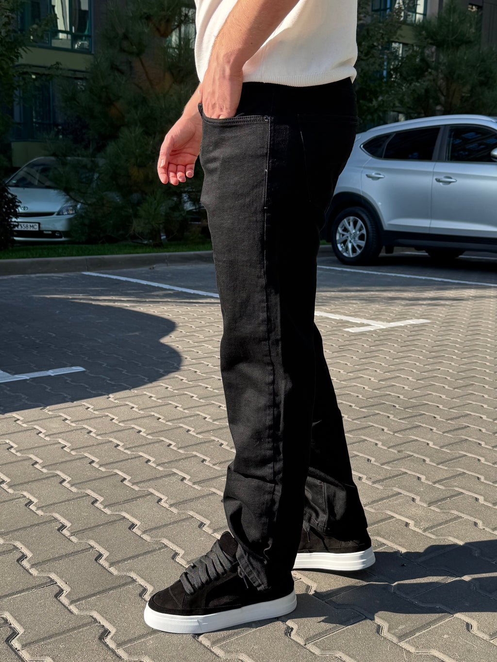 Джинси Regular у чорному кольорі