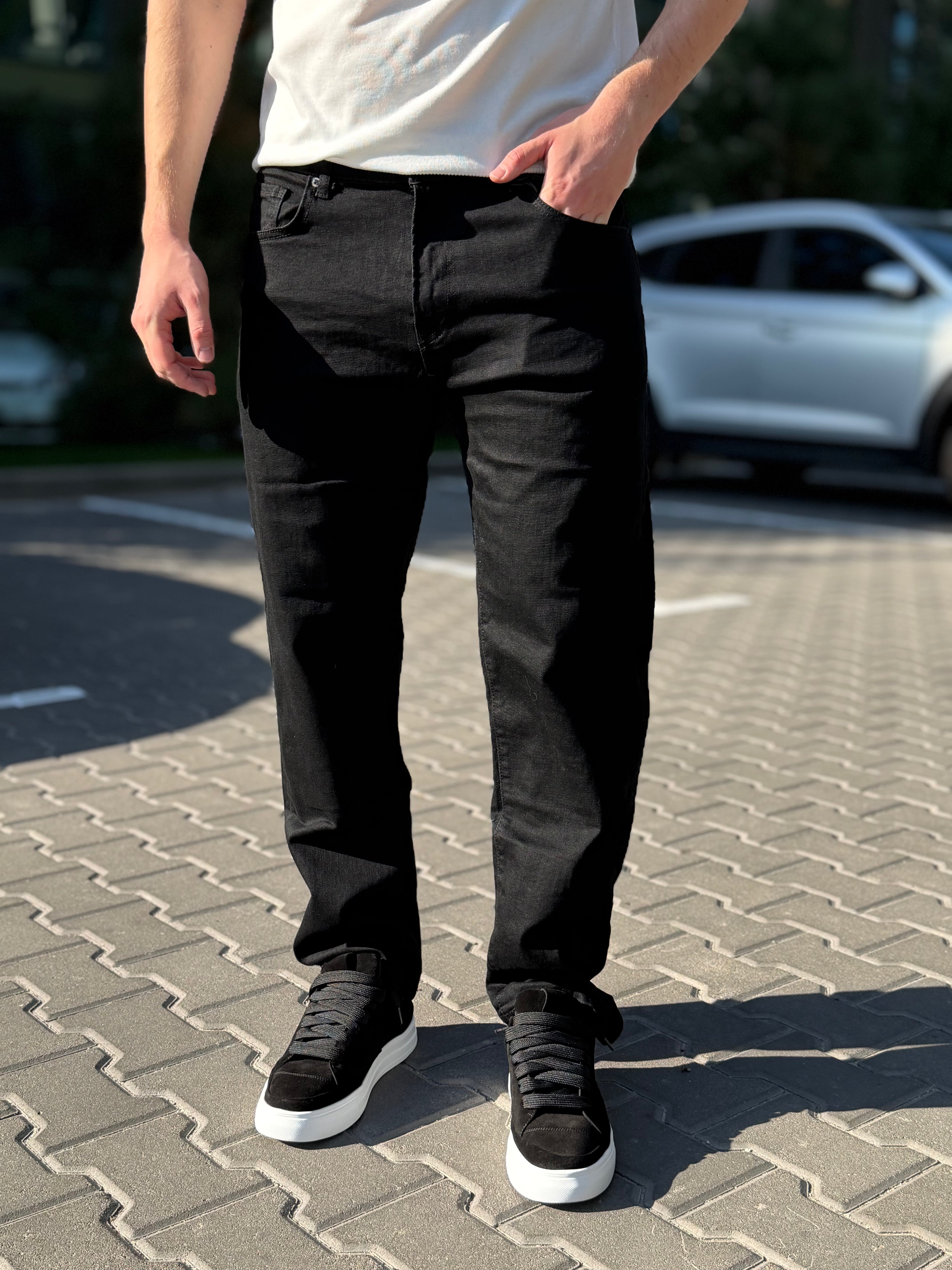 Джинси Regular у чорному кольорі