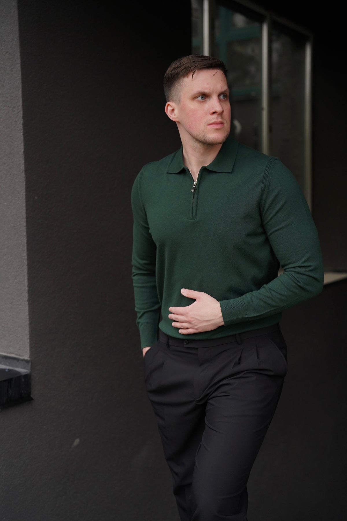 Джемпер поло у смарагдовому кольорі